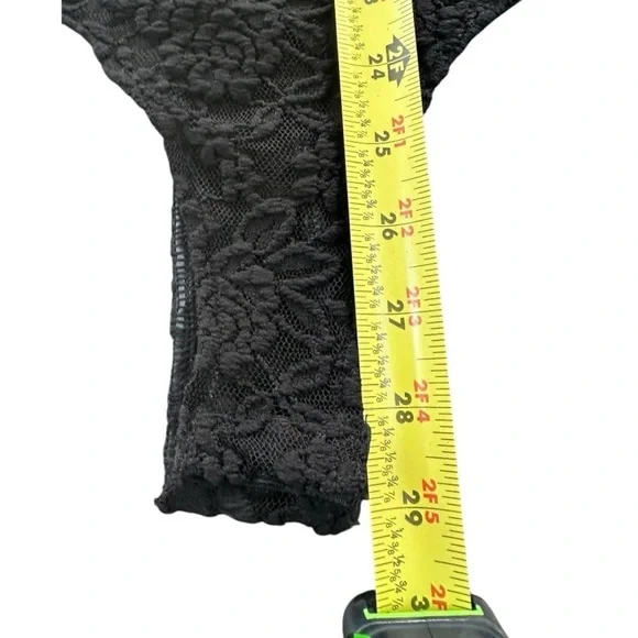 Buckle BKE Black Sleeveless Lace Bodysuit Cutout Sheer Lace V-Neck Size Large - Picture 7 of 14